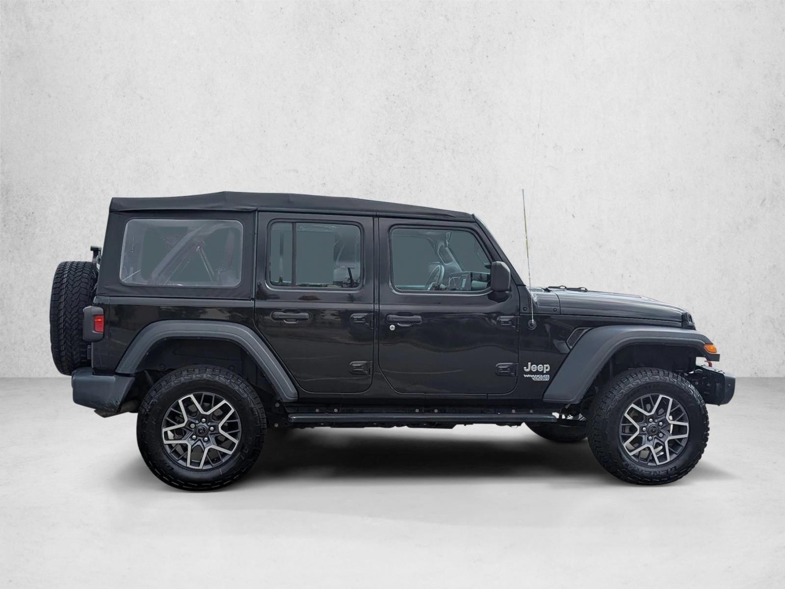 2020 Jeep Wrangler Unlimited Sport photo 4