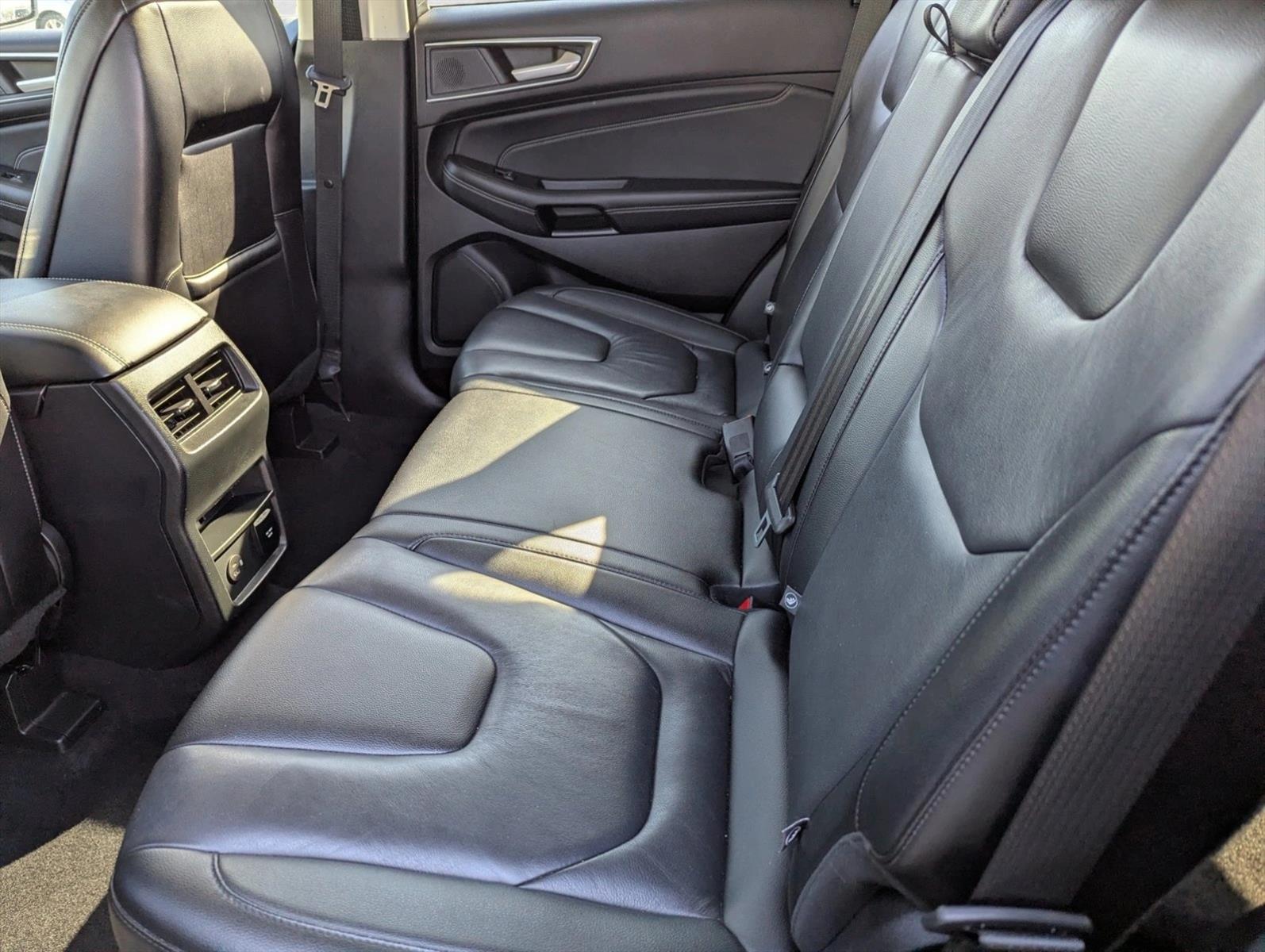 2022 Ford Edge Titanium - Photo 24