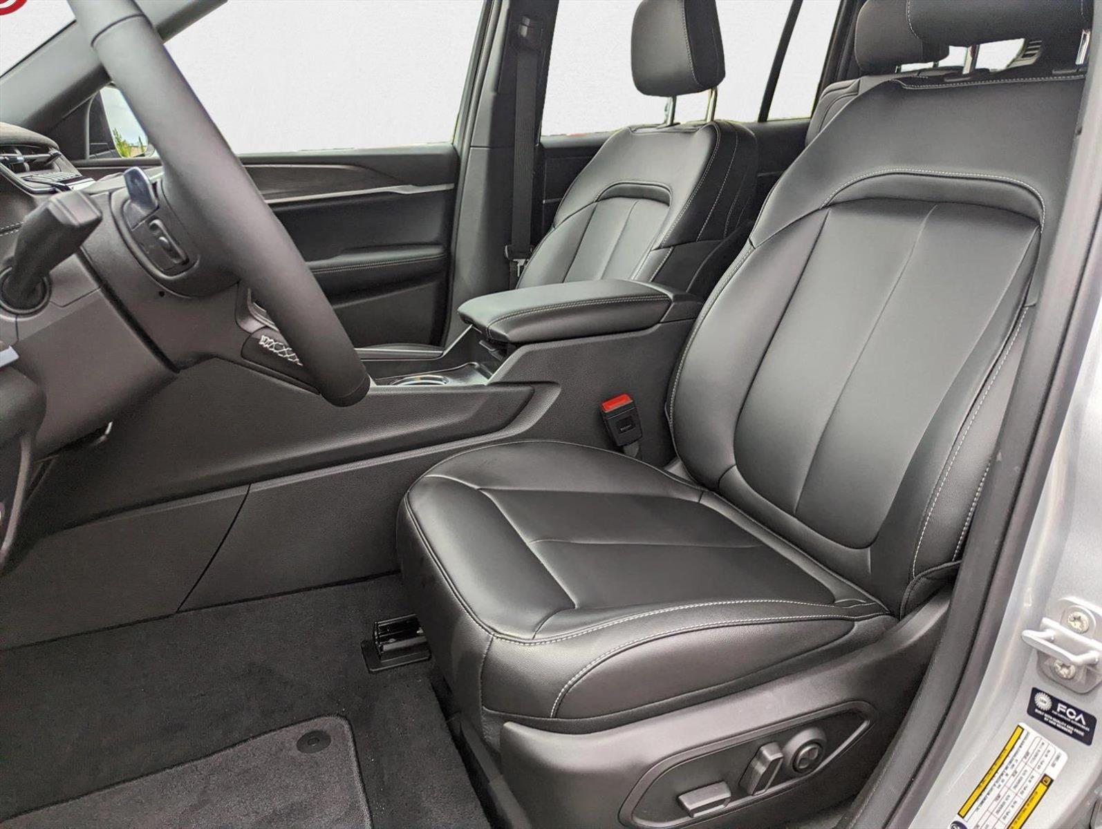 2025 Jeep Grand Cherokee L Limited - Photo 4