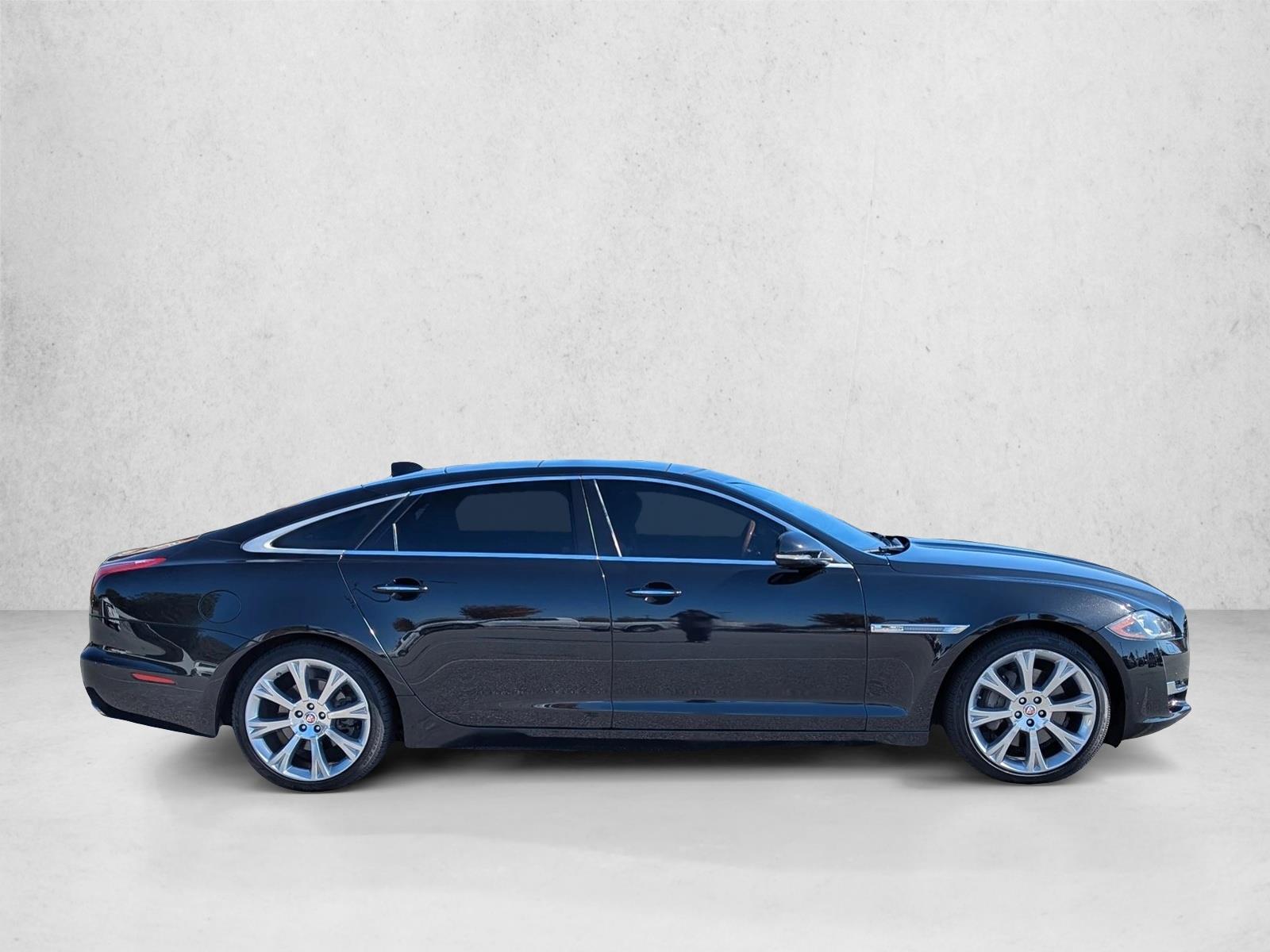 2017 Jaguar XJ XJL Portfolio photo 4