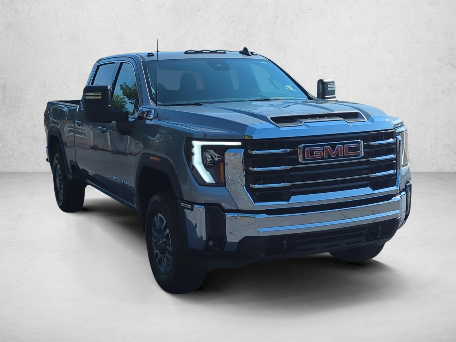 2025 Gmc Sierra 2500 HD SLE photo 3