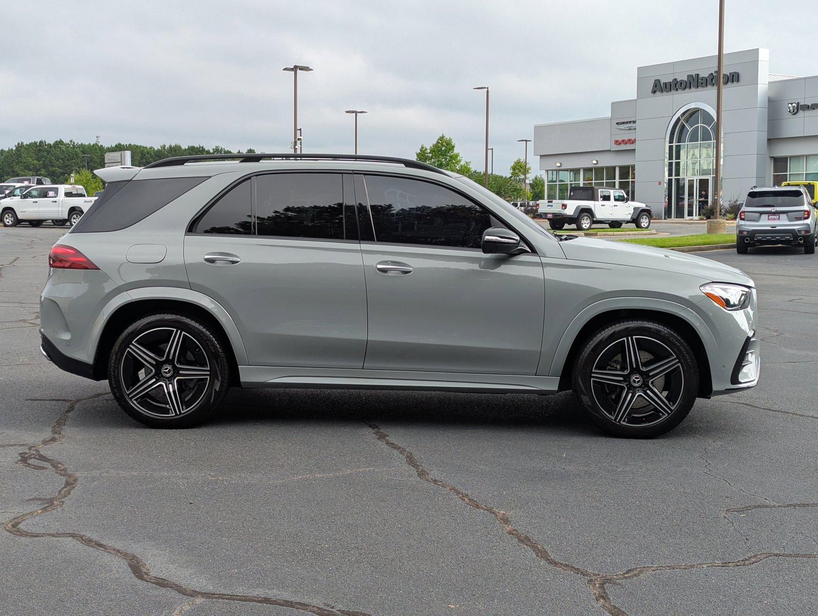 2024 Mercedes Benz GLE 450 photo 4