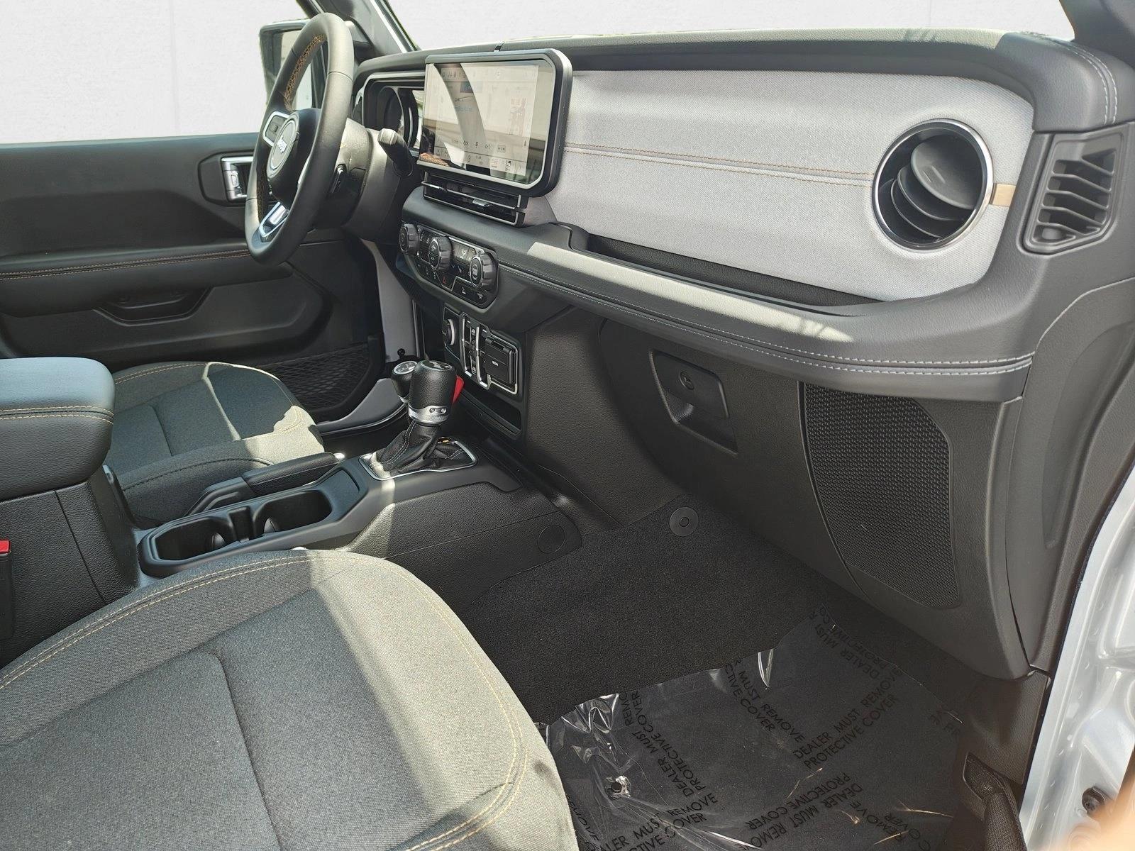 2024 Jeep Wrangler 4-Door Sahara - Photo 23