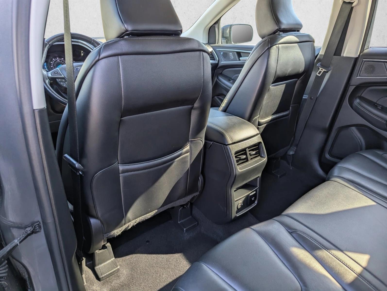 2022 Ford Edge Titanium - Photo 23