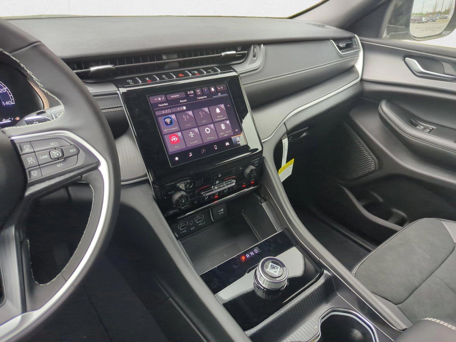 2025 Jeep Grand Cherokee Altitude - Photo 17