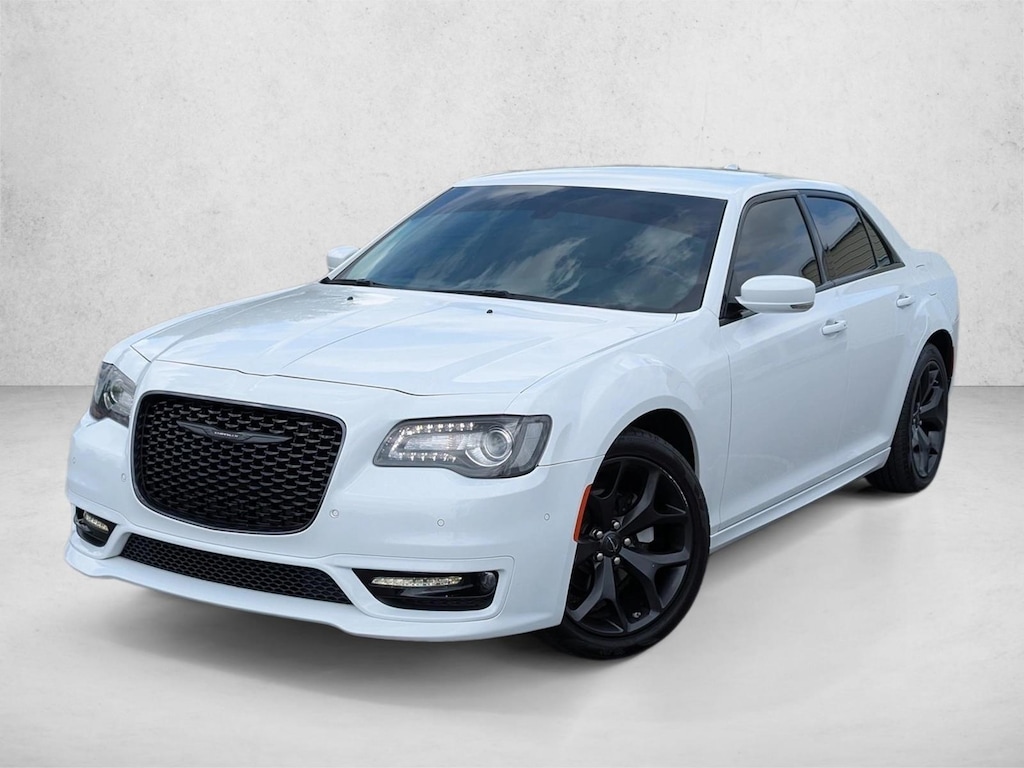 Used 2022 Chrysler 300 Touring L 4dr Car