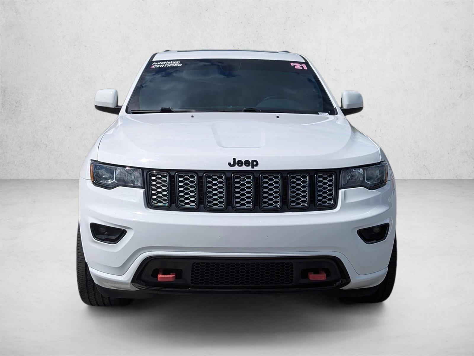 2021 Jeep Grand Cherokee Laredo X photo 2