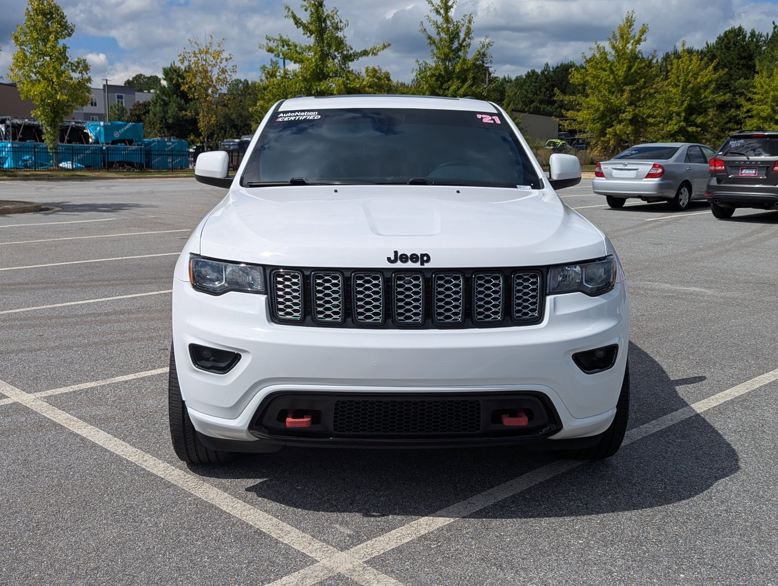 2021 Jeep Grand Cherokee Laredo X photo 2