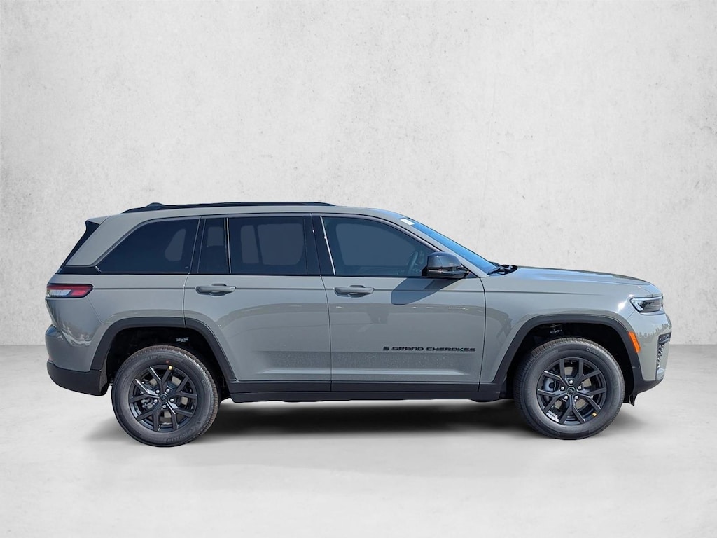 New 2027 Jeep Grand Cherokee 2 Row Laredo Altitude SUV