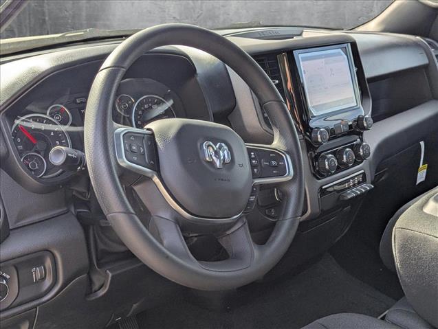 2025 Ram 1500 Tradesman photo 3