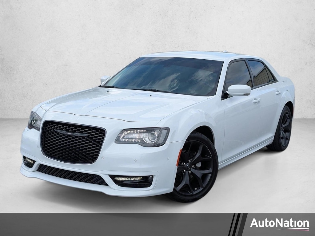 Used 2022 Chrysler 300 Touring L 4dr Car