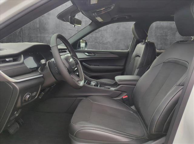 2025 Jeep Grand Cherokee Altitude X photo 4