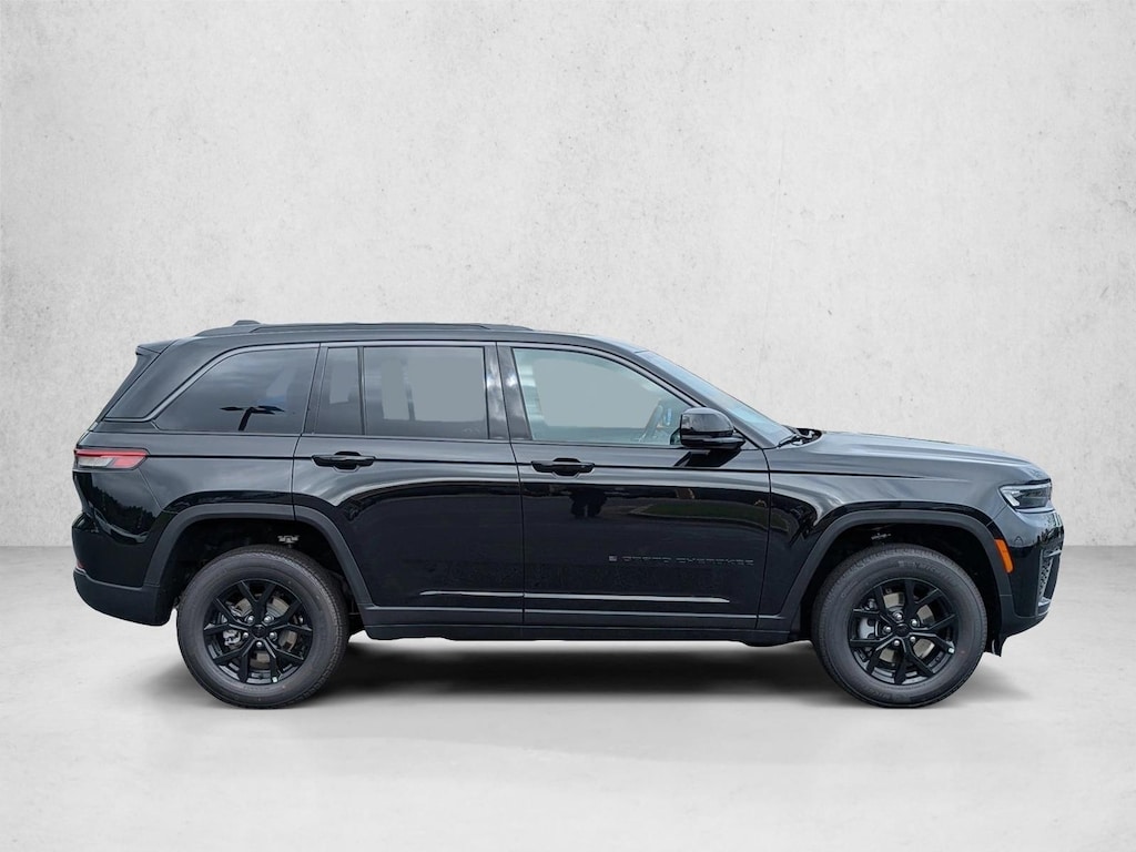 New 2026 Jeep Grand Cherokee Laredo Altitude SUV