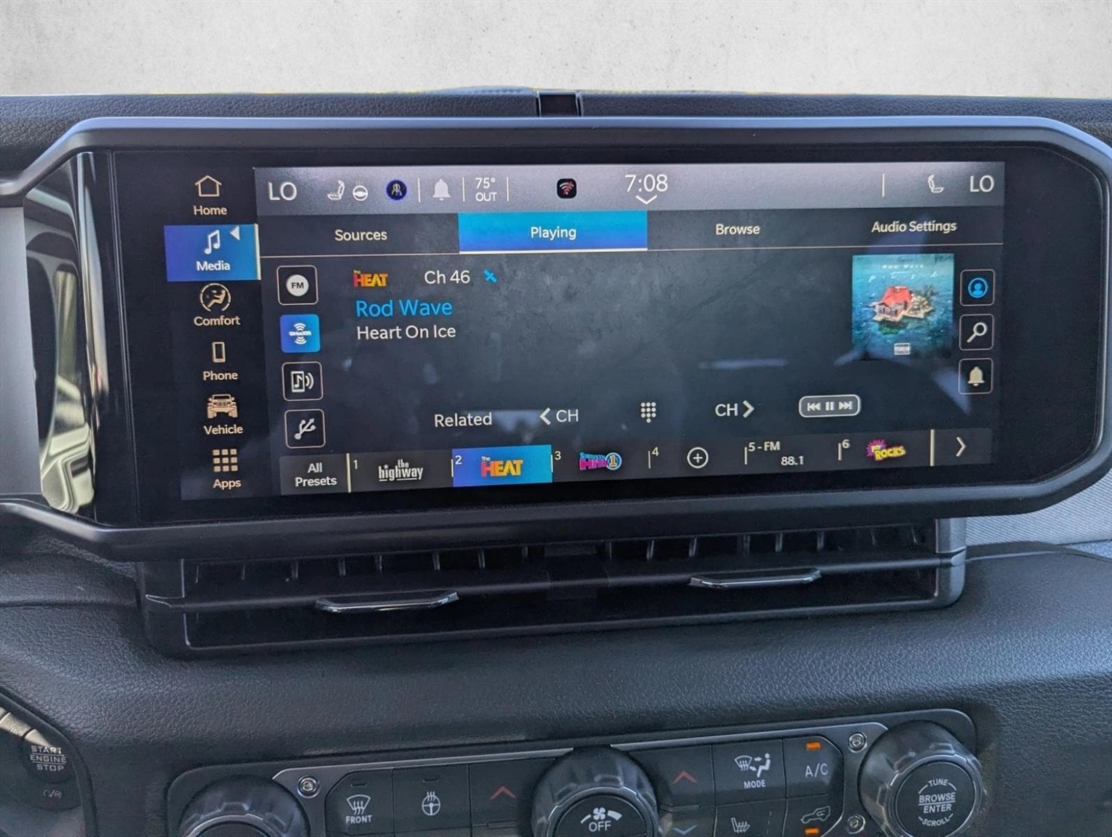 2026 Jeep Wrangler 4-Door Willys - Photo 18