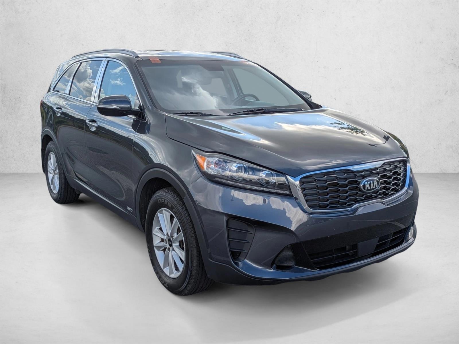 2020 Kia Sorento LX photo 3