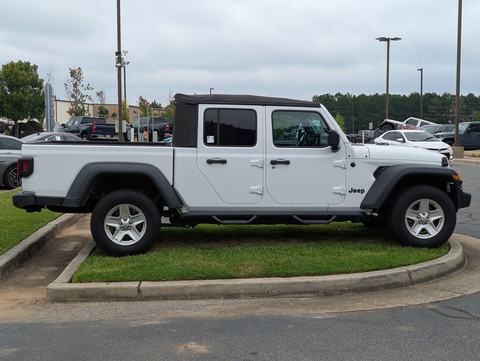 2020 Jeep Gladiator Sport S photo 4