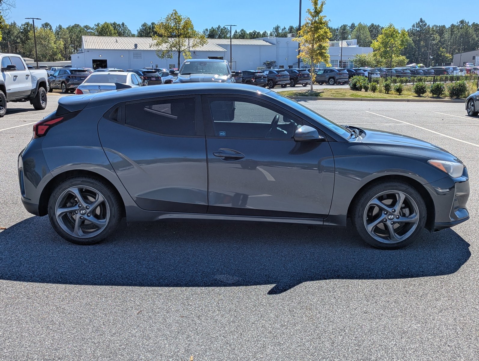 2019 Hyundai Veloster 2.0L Premium photo 3