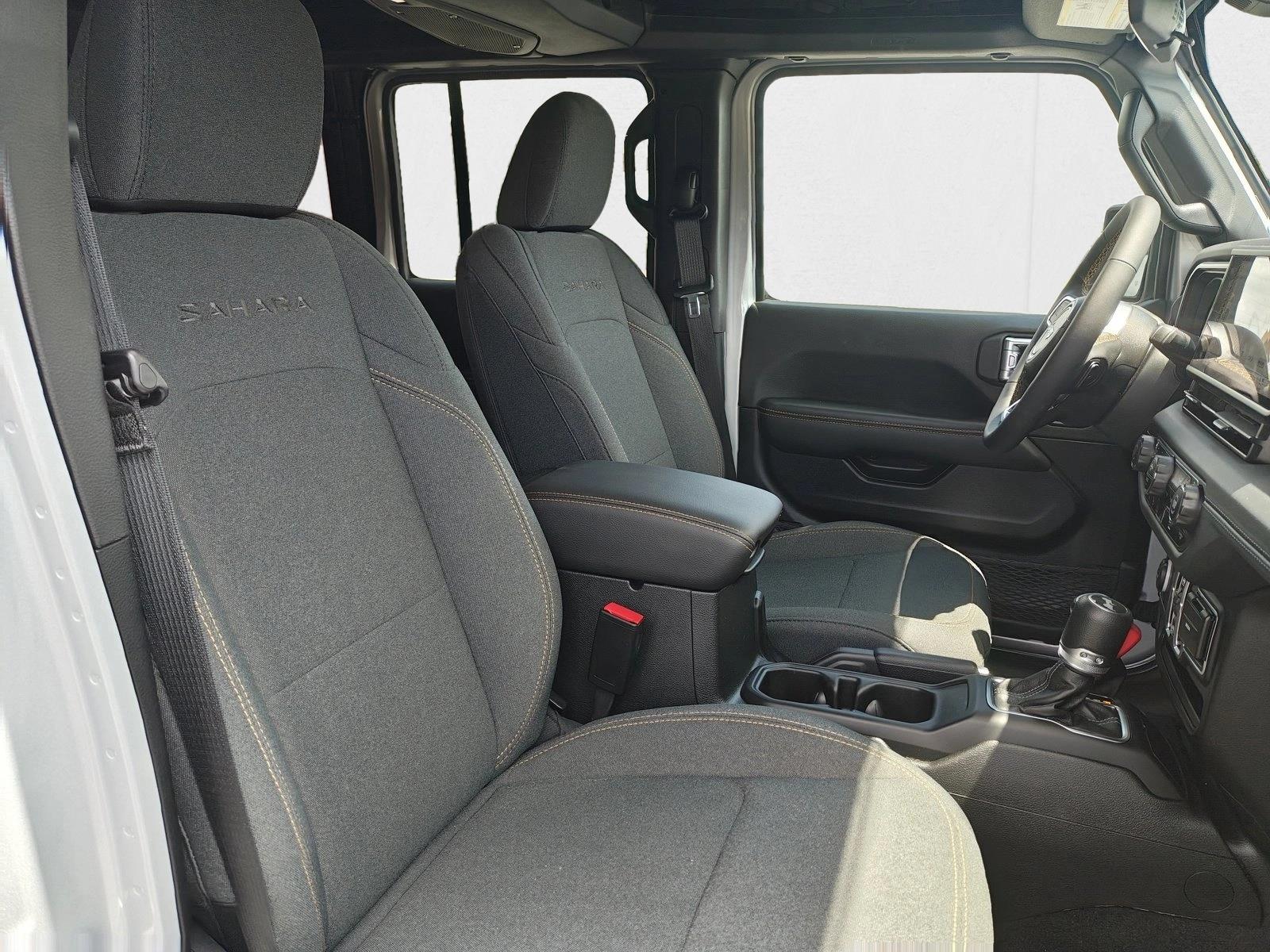 2024 Jeep Wrangler 4-Door Sahara - Photo 22