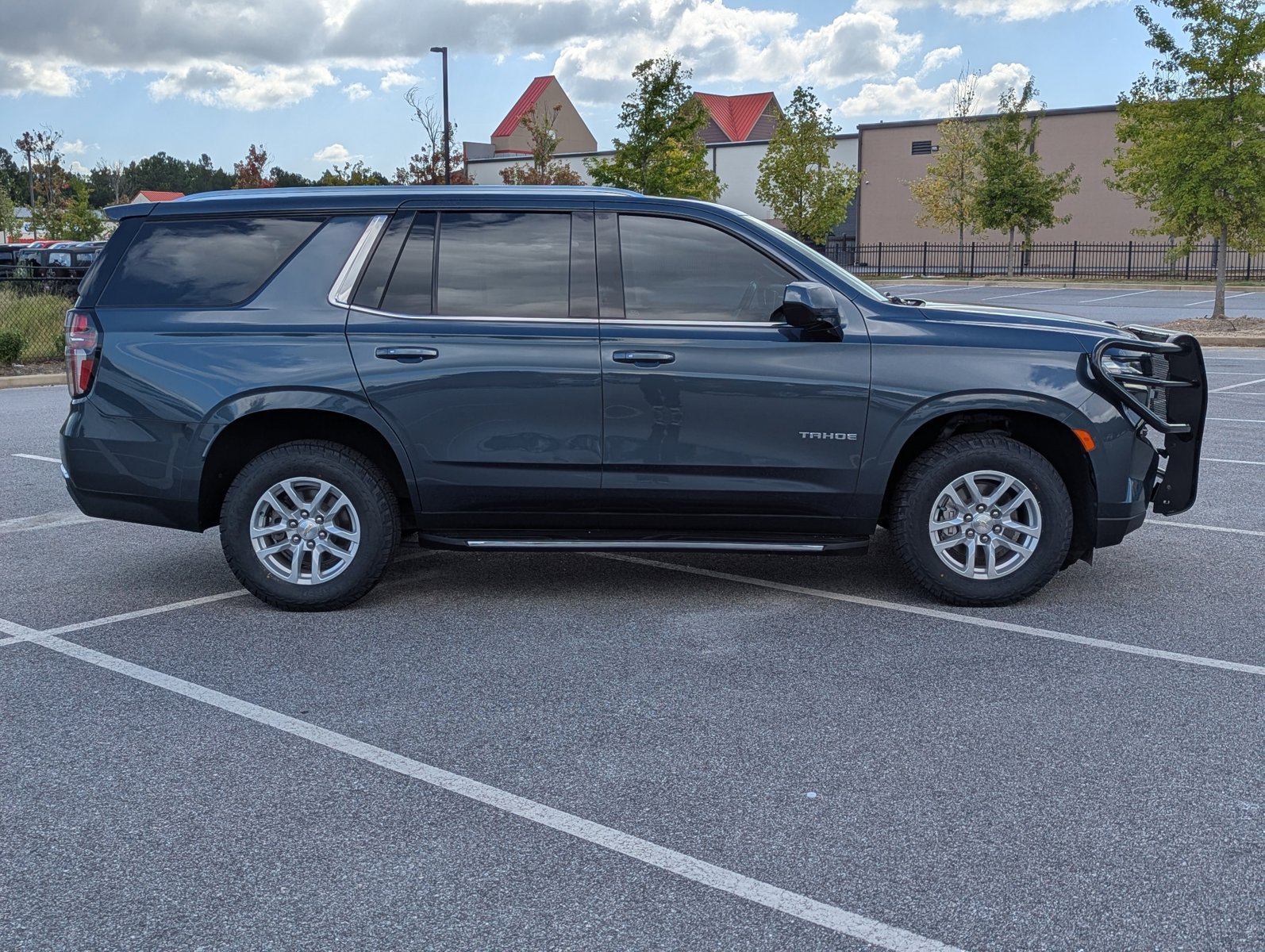 2021 Chevrolet Tahoe LS photo 4