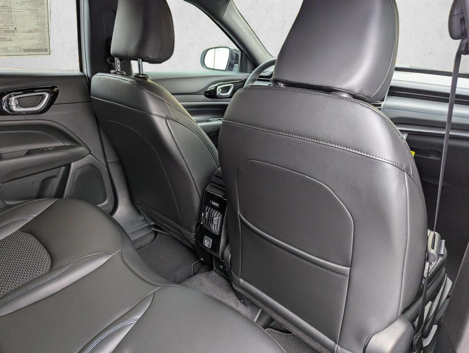 2026 Jeep Compass Latitude Altitude - Photo 29