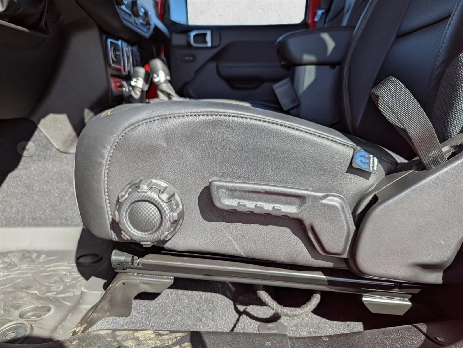 2026 Jeep Wrangler 4-Door Willys - Photo 11