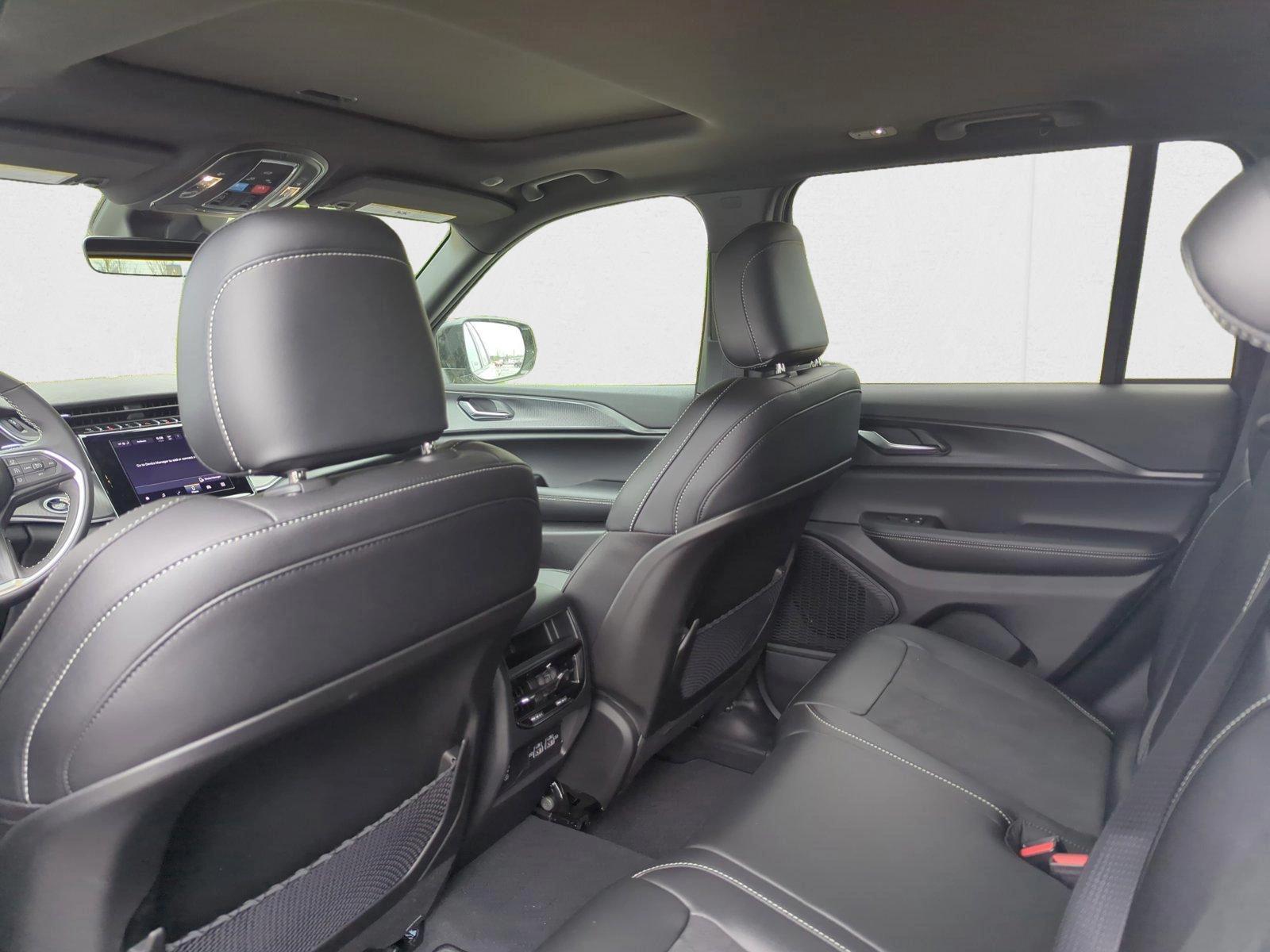 2025 Jeep Grand Cherokee Altitude - Photo 19