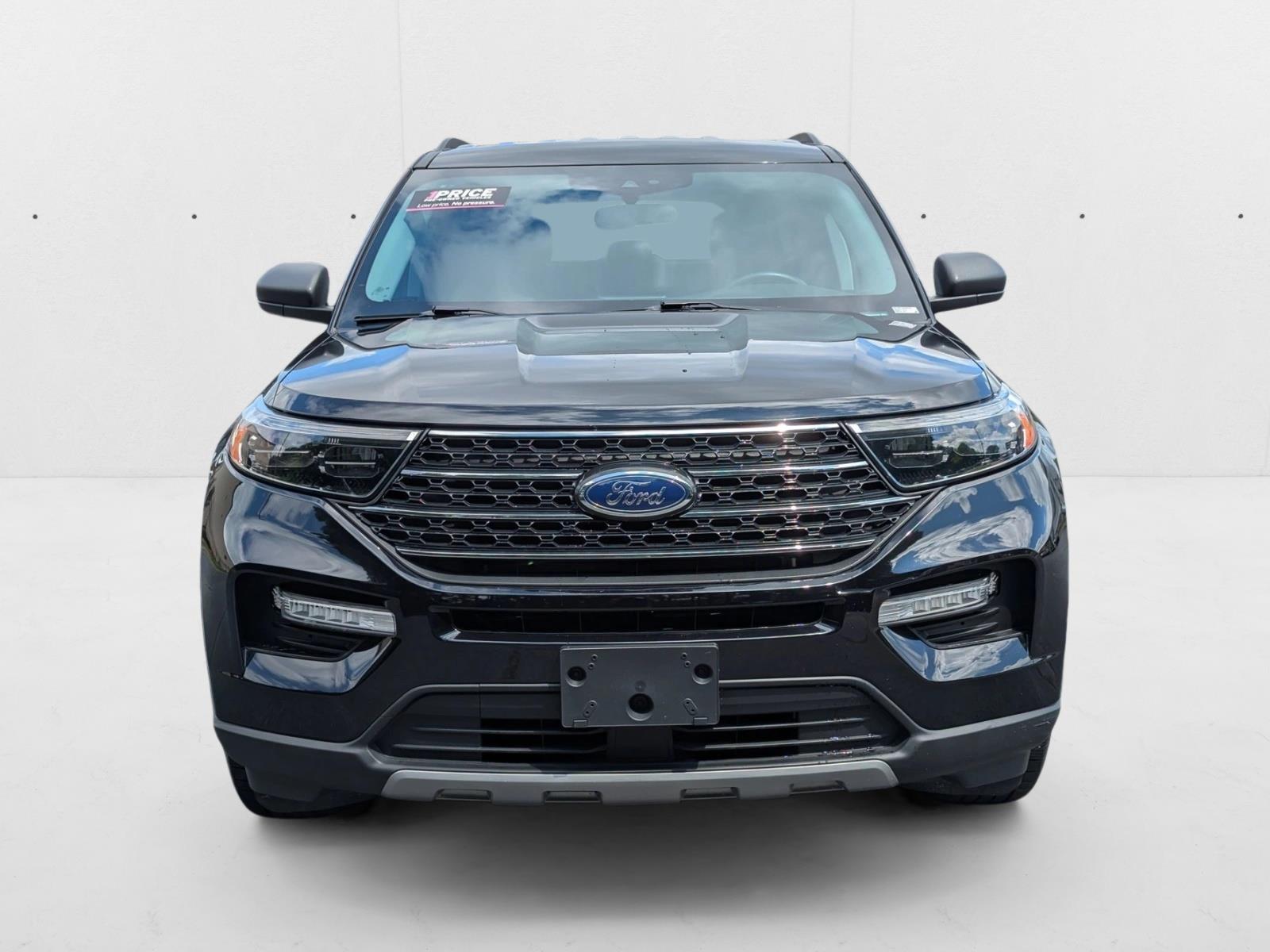 2024 Ford Explorer XLT photo 2