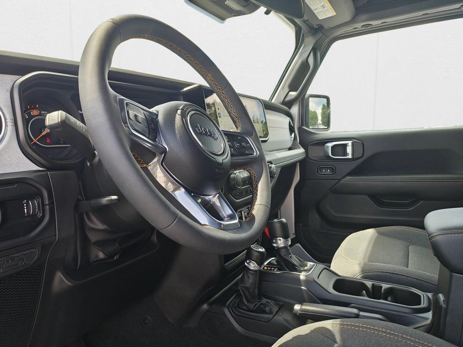 2024 Jeep Wrangler 4-Door Sahara - Photo 16