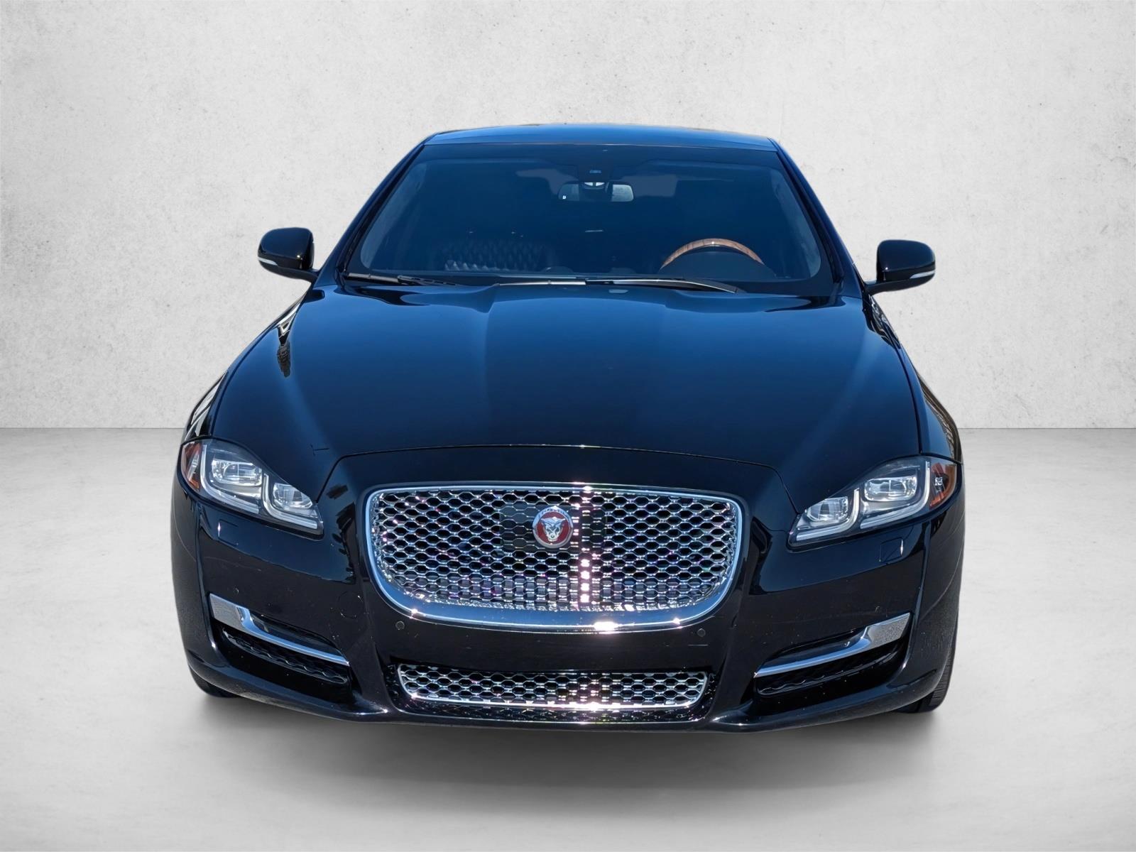 2017 Jaguar XJ XJL Portfolio photo 2