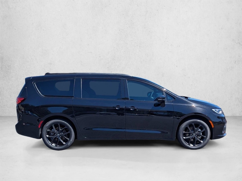 New 2026 Chrysler Pacifica Select Van Passenger Van