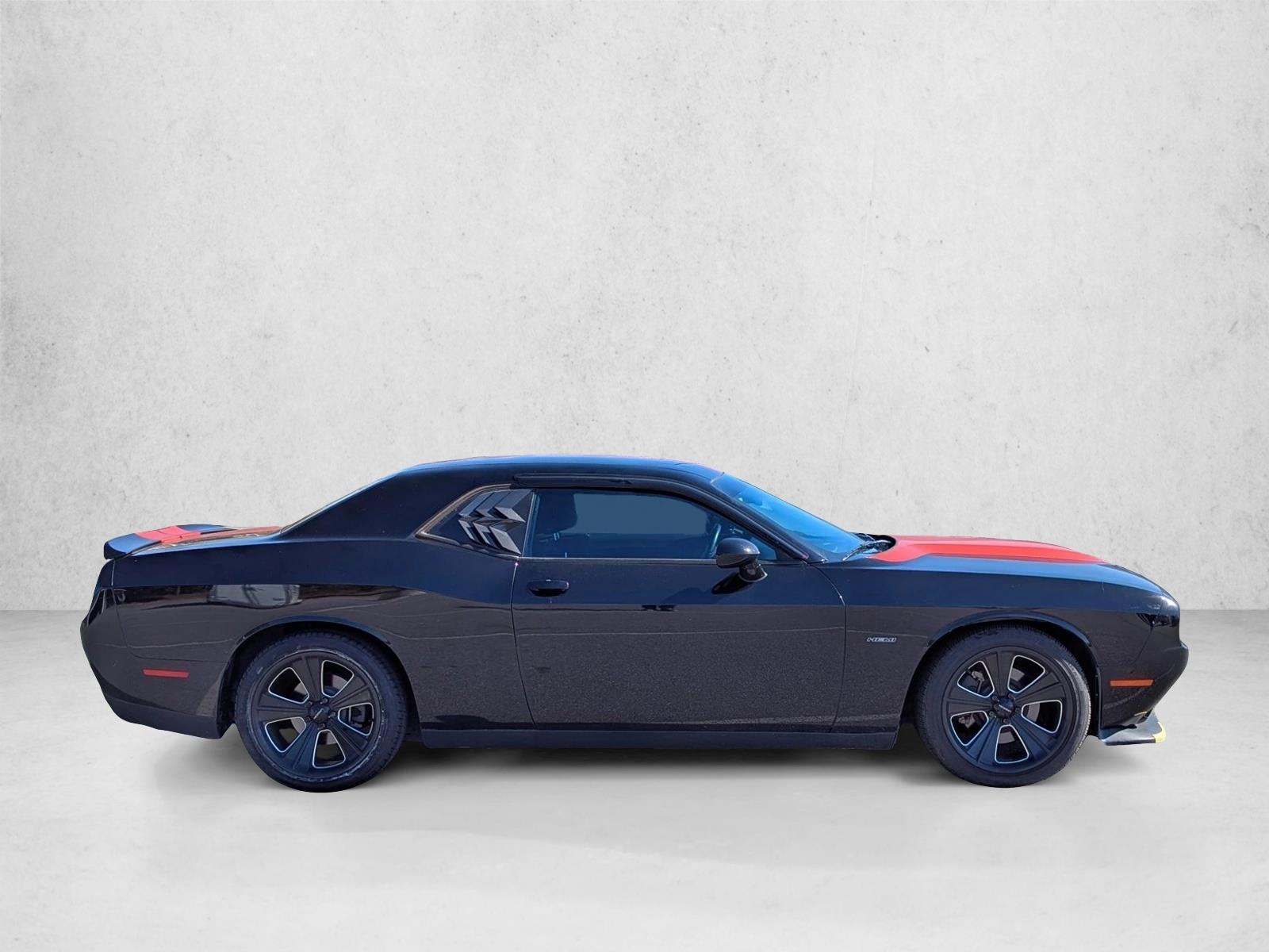 2019 Dodge Challenger R/T photo 4