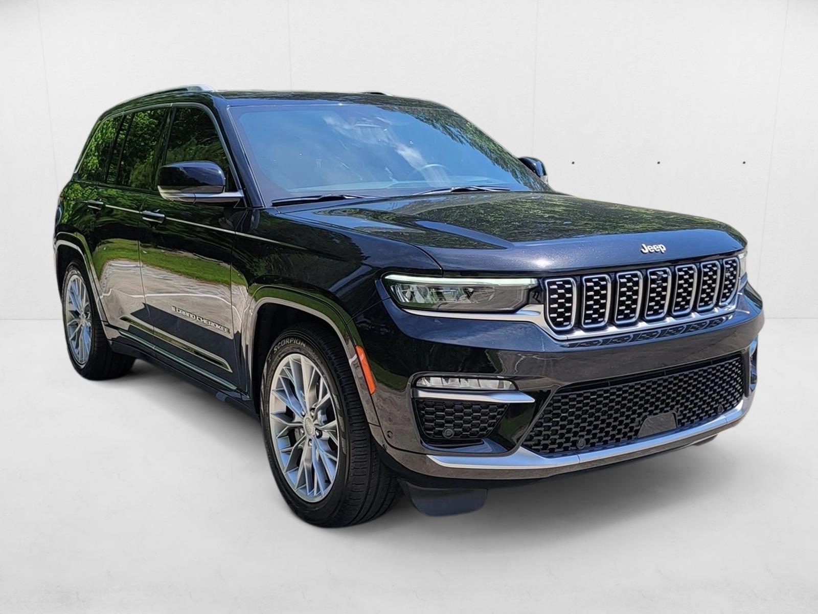 2023 Jeep Grand Cherokee Summit Sport photo 3