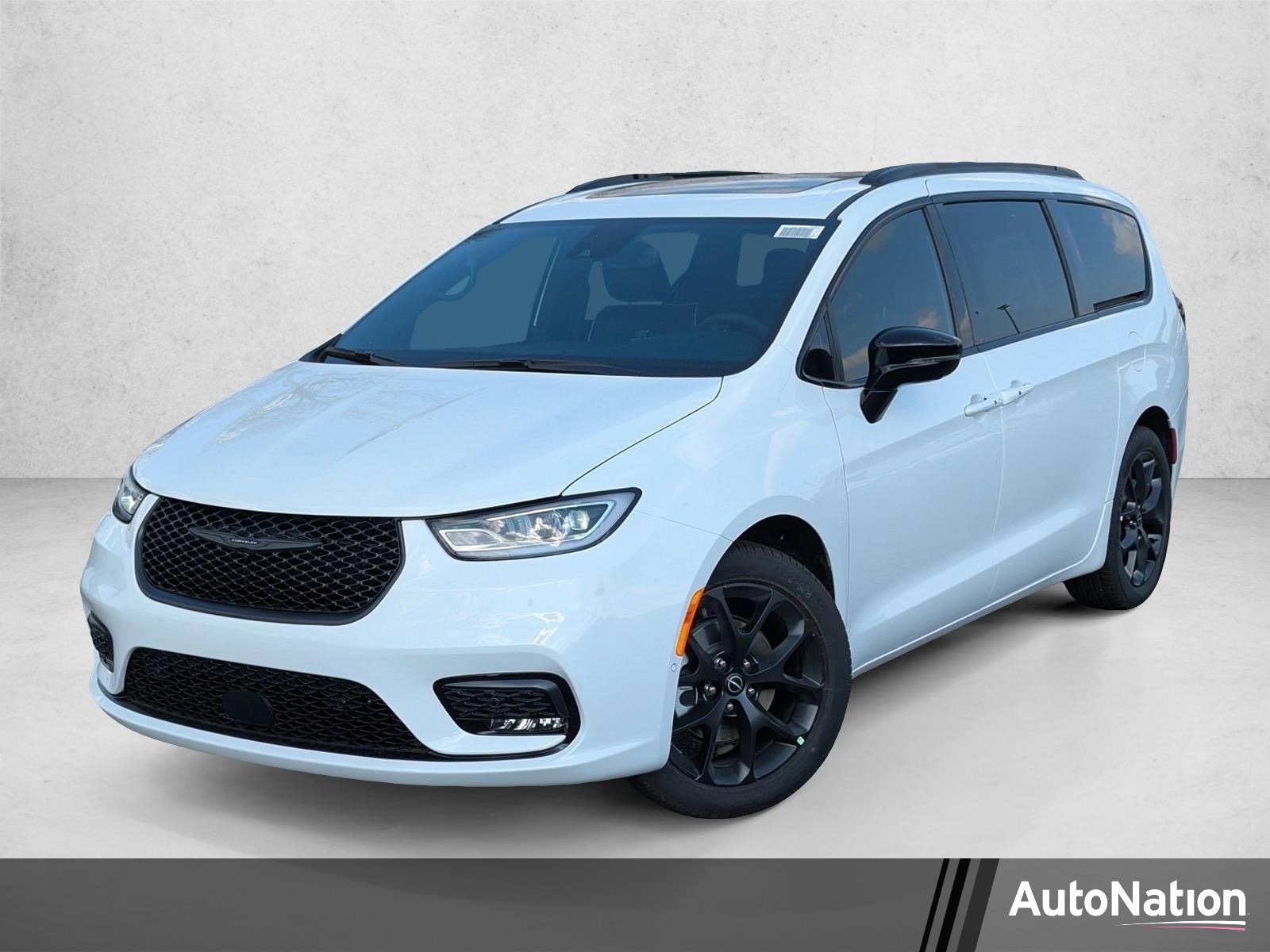 2026 Chrysler Pacifica Limited's photo