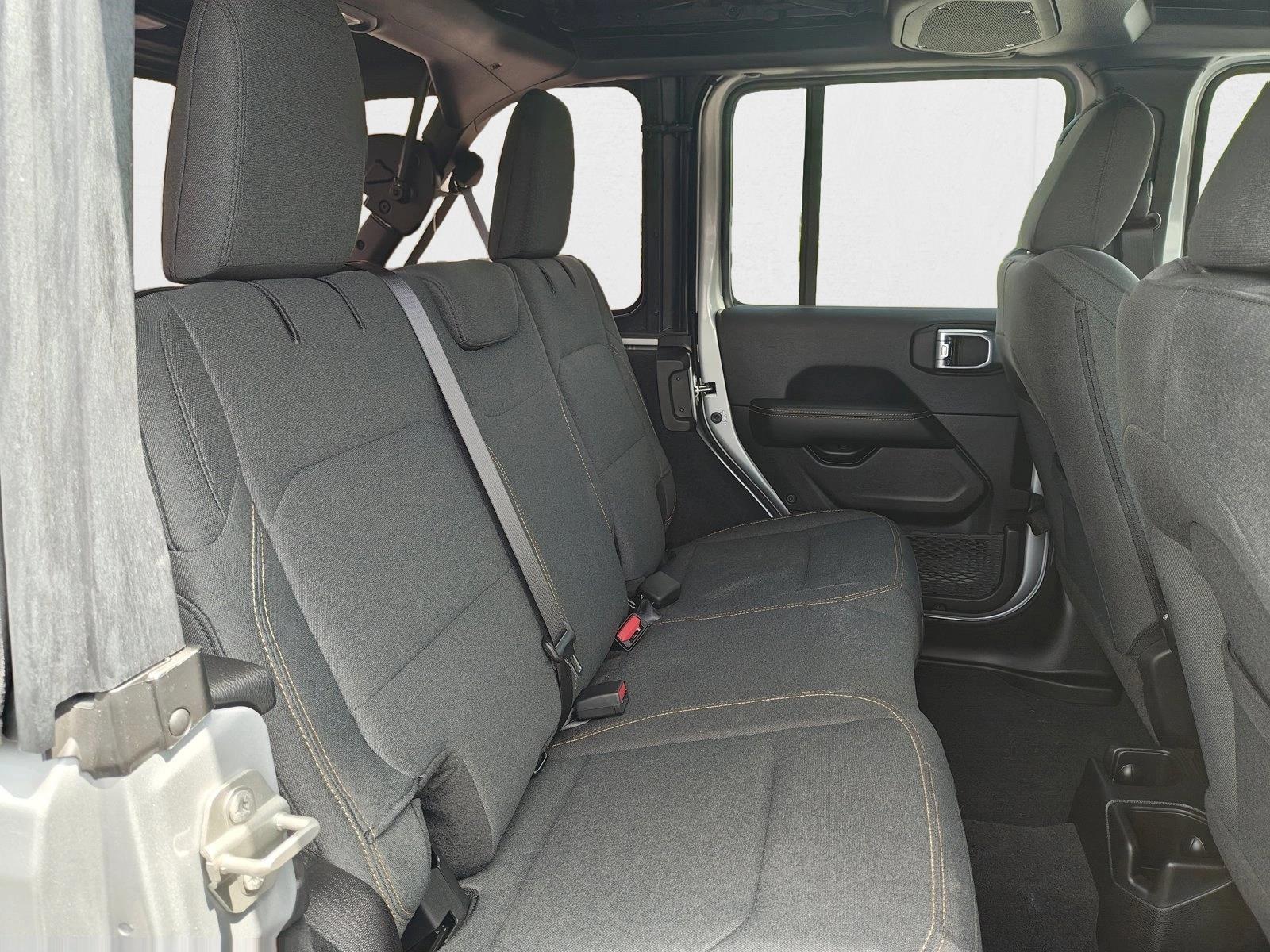 2024 Jeep Wrangler 4-Door Sahara - Photo 20