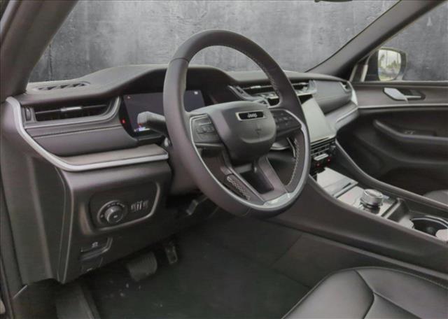 2025 Jeep Grand Cherokee L photo 3