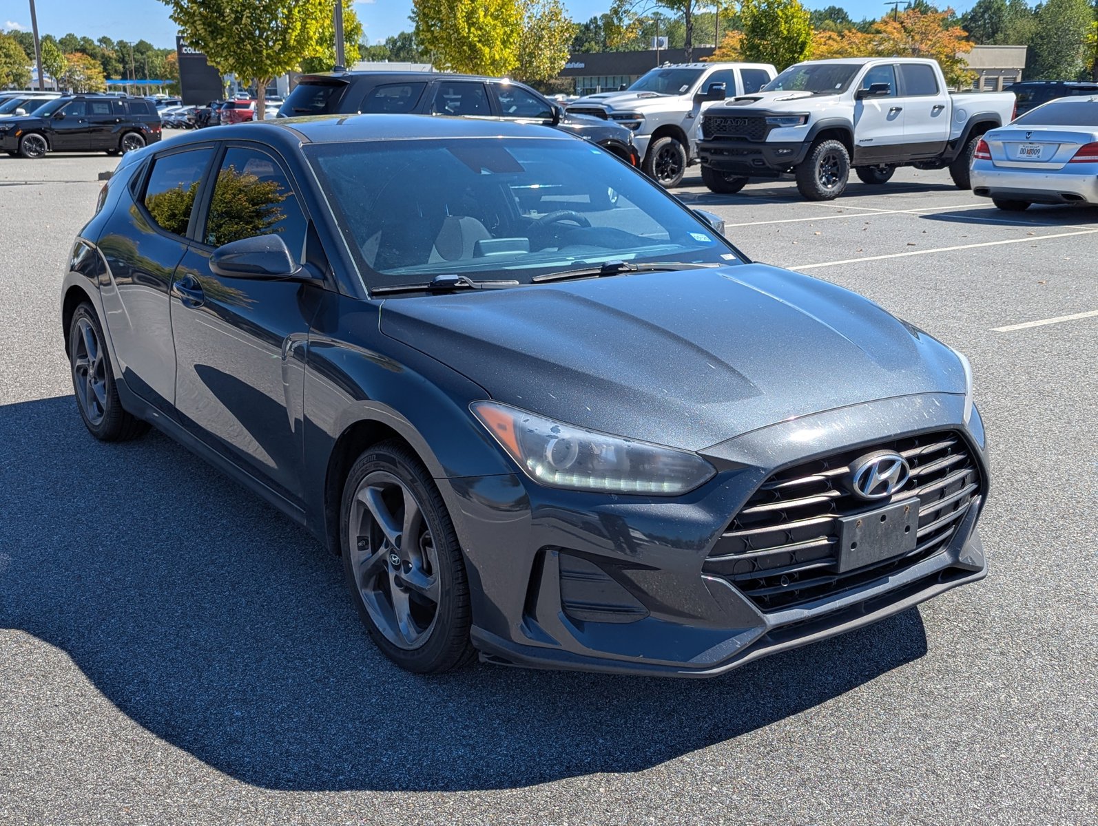 2019 Hyundai Veloster 2.0L Premium photo 2