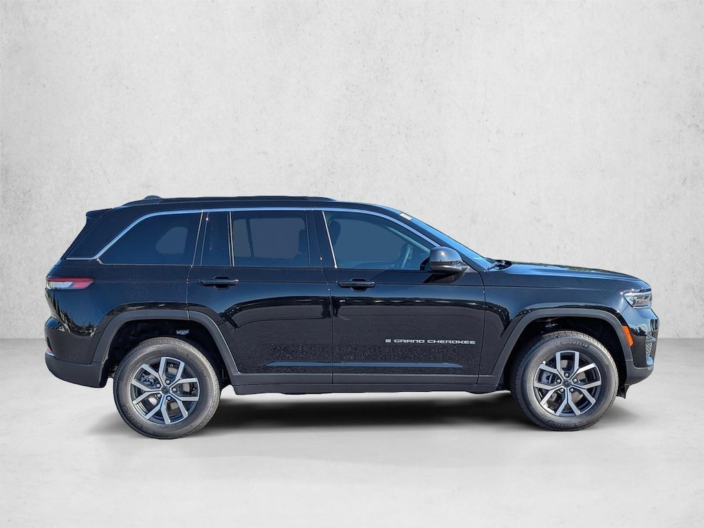 New 2027 Jeep Grand Cherokee Laredo X SUV