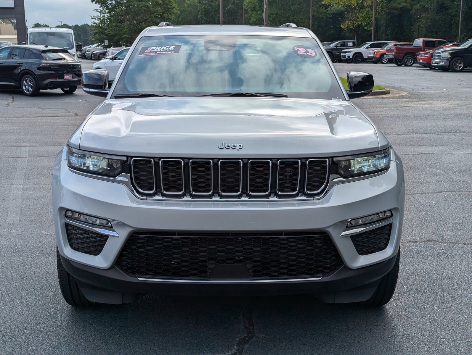 2023 Jeep Cherokee 80th Anniversary Edition photo 2