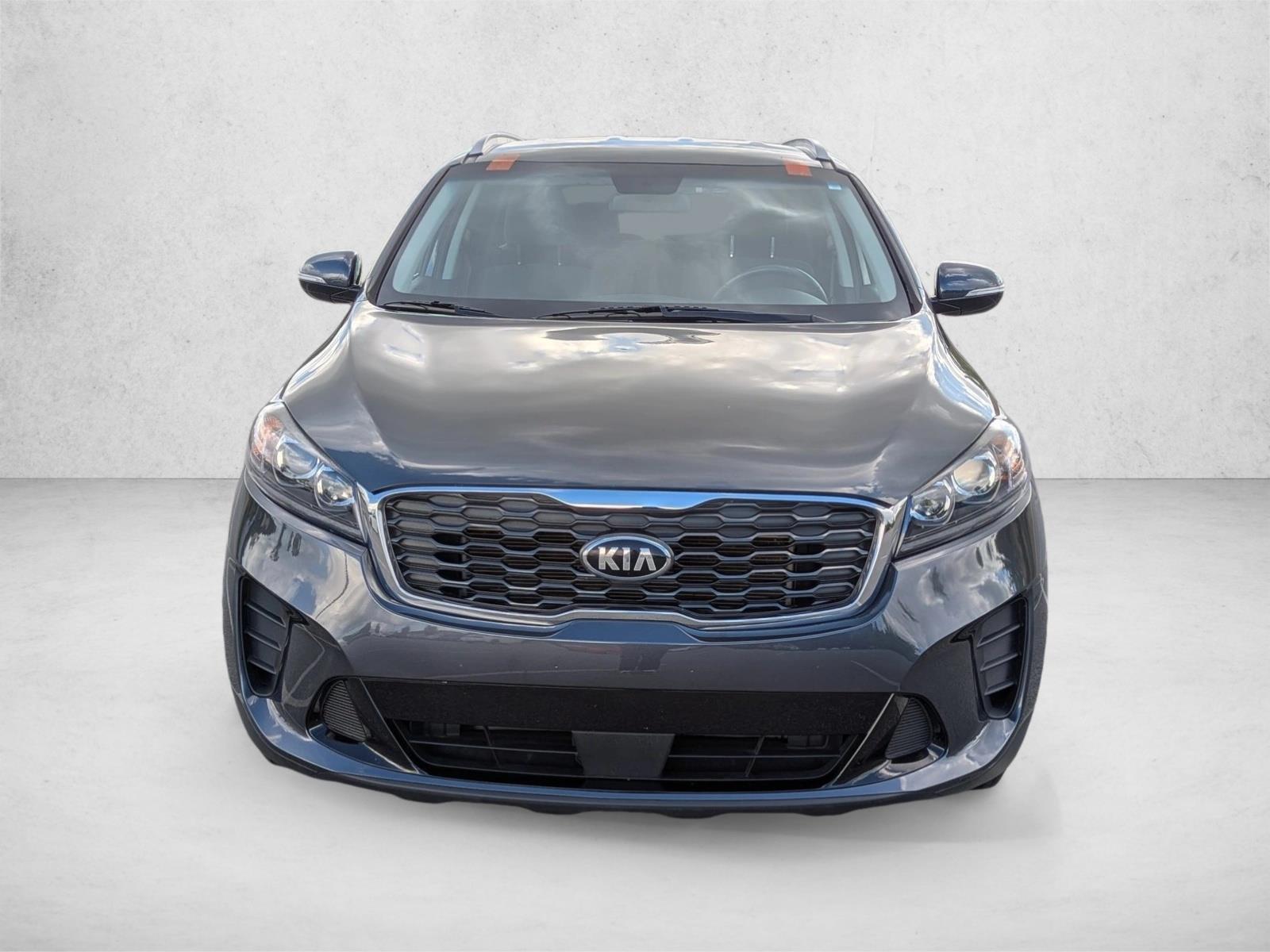 2020 Kia Sorento LX photo 2