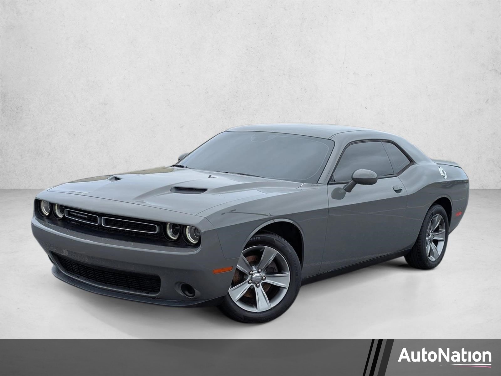 2019 Dodge Challenger SXT Auto's photo