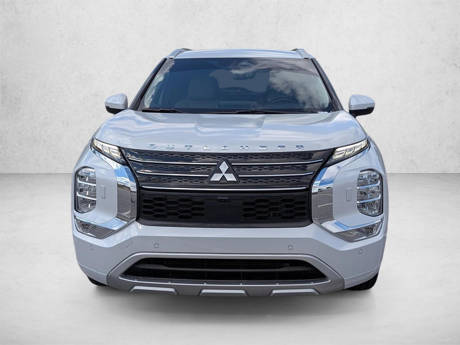 2023 Mitsubishi Outlander SEL photo 2