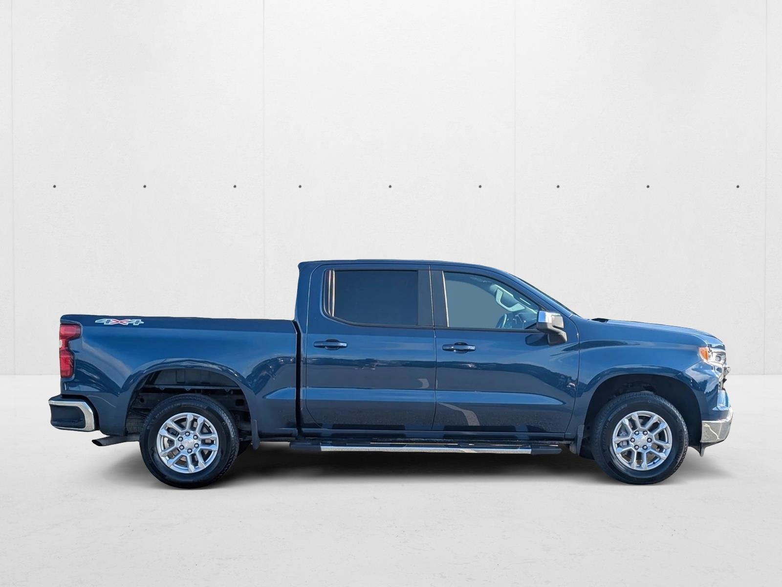 2022 Chevrolet Silverado 1500 LT photo 4