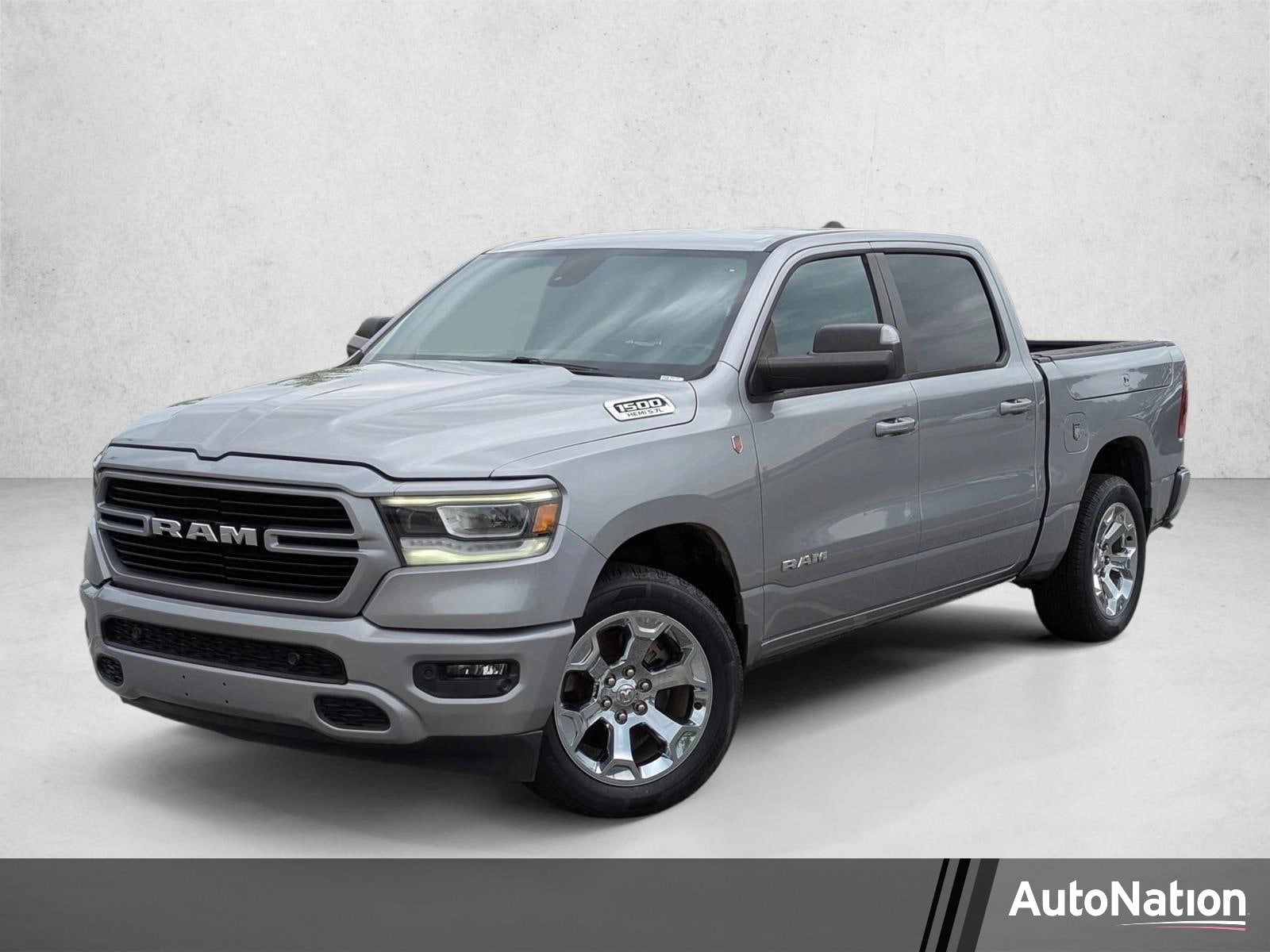 2019 RAM 1500 Big Horn/Lone Star 4x4 Crew Cab 5'7's photo