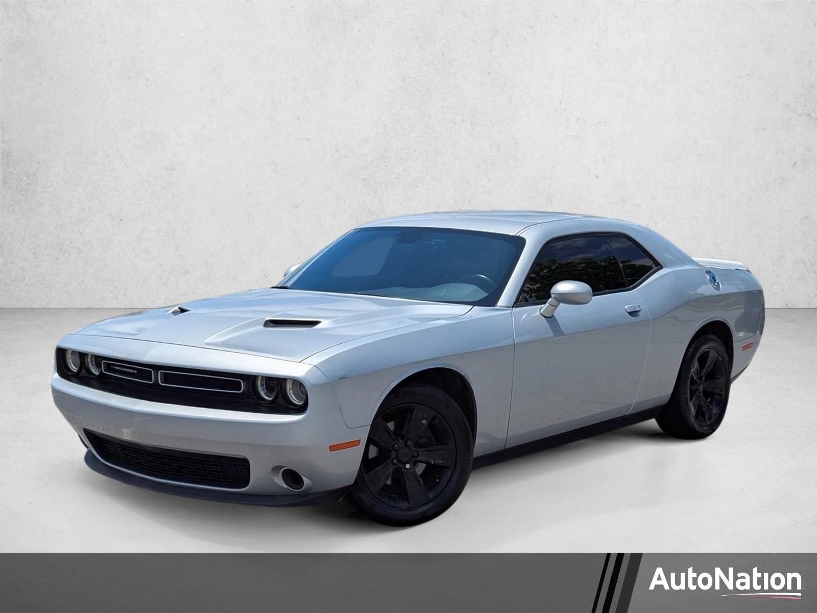 2019 Dodge Challenger SXT Auto's photo