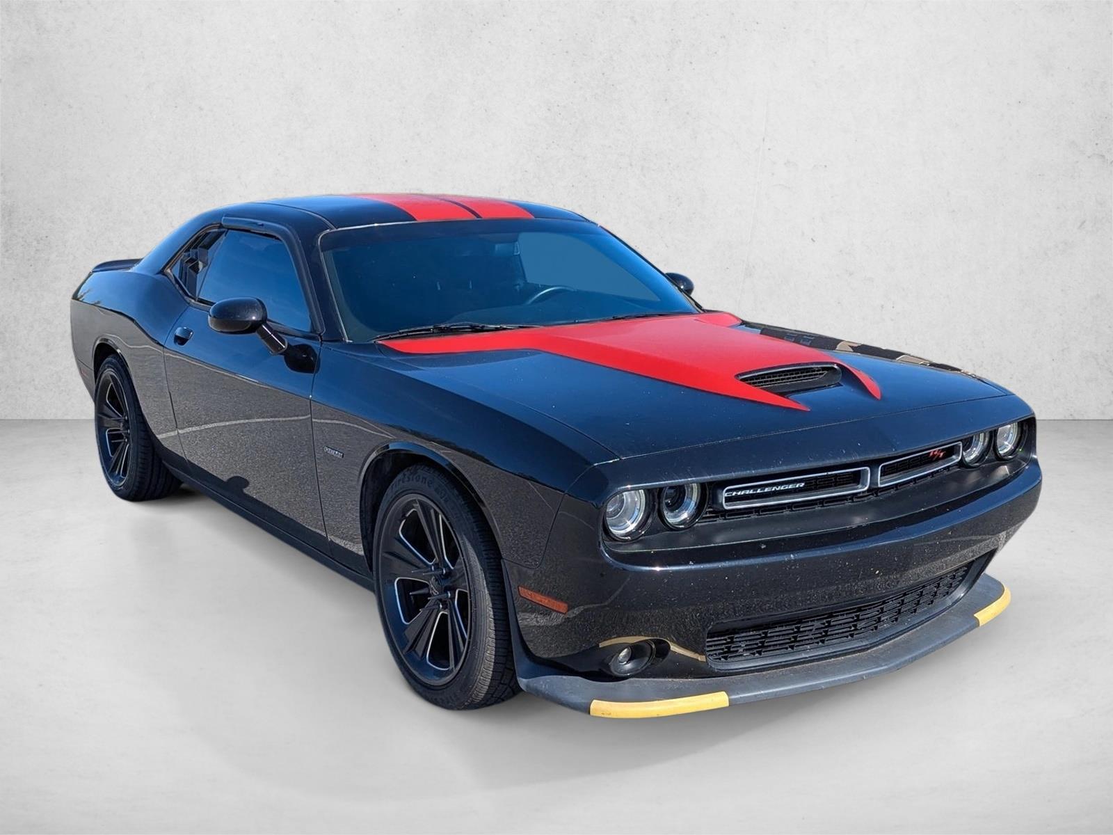 2019 Dodge Challenger R/T photo 3