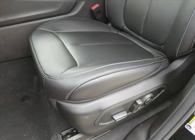 2025 Jeep Grand Cherokee L photo 4