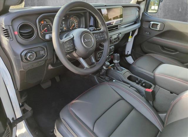 2025 Jeep Wrangler Rubicon photo 3