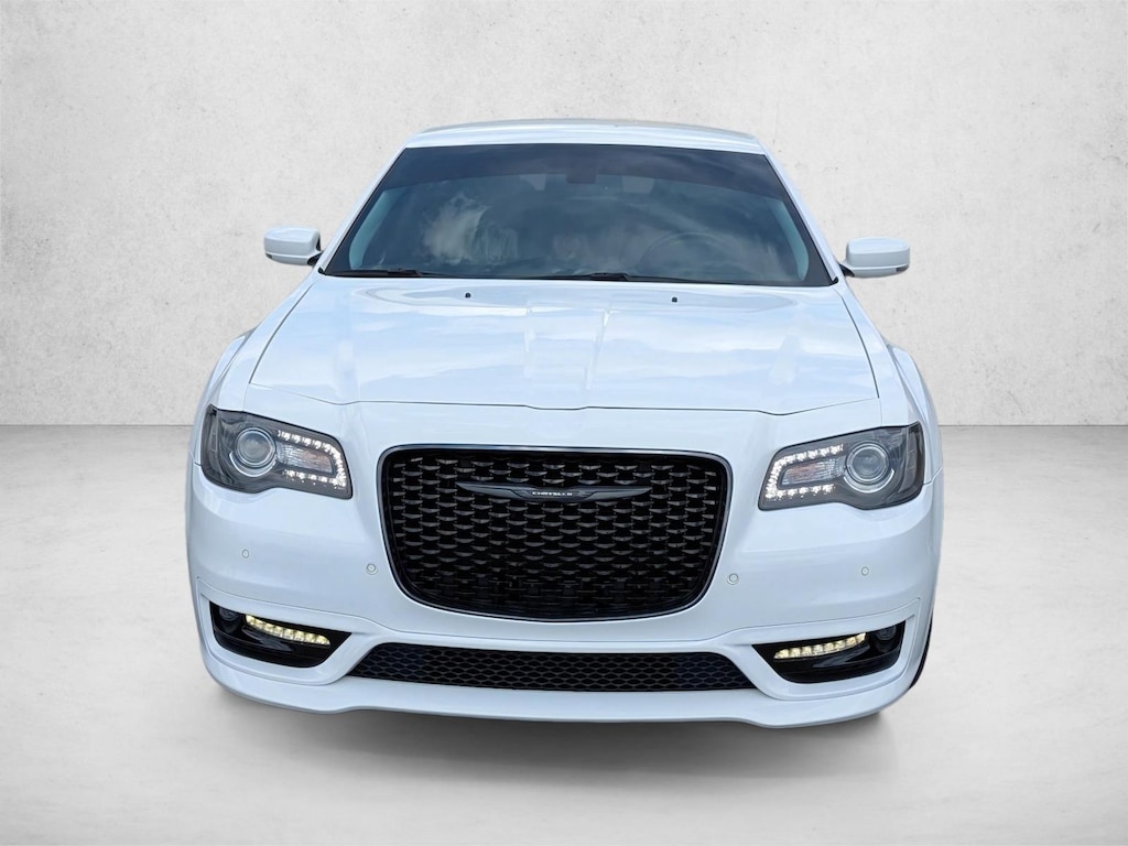 Used 2022 Chrysler 300 Touring L 4dr Car