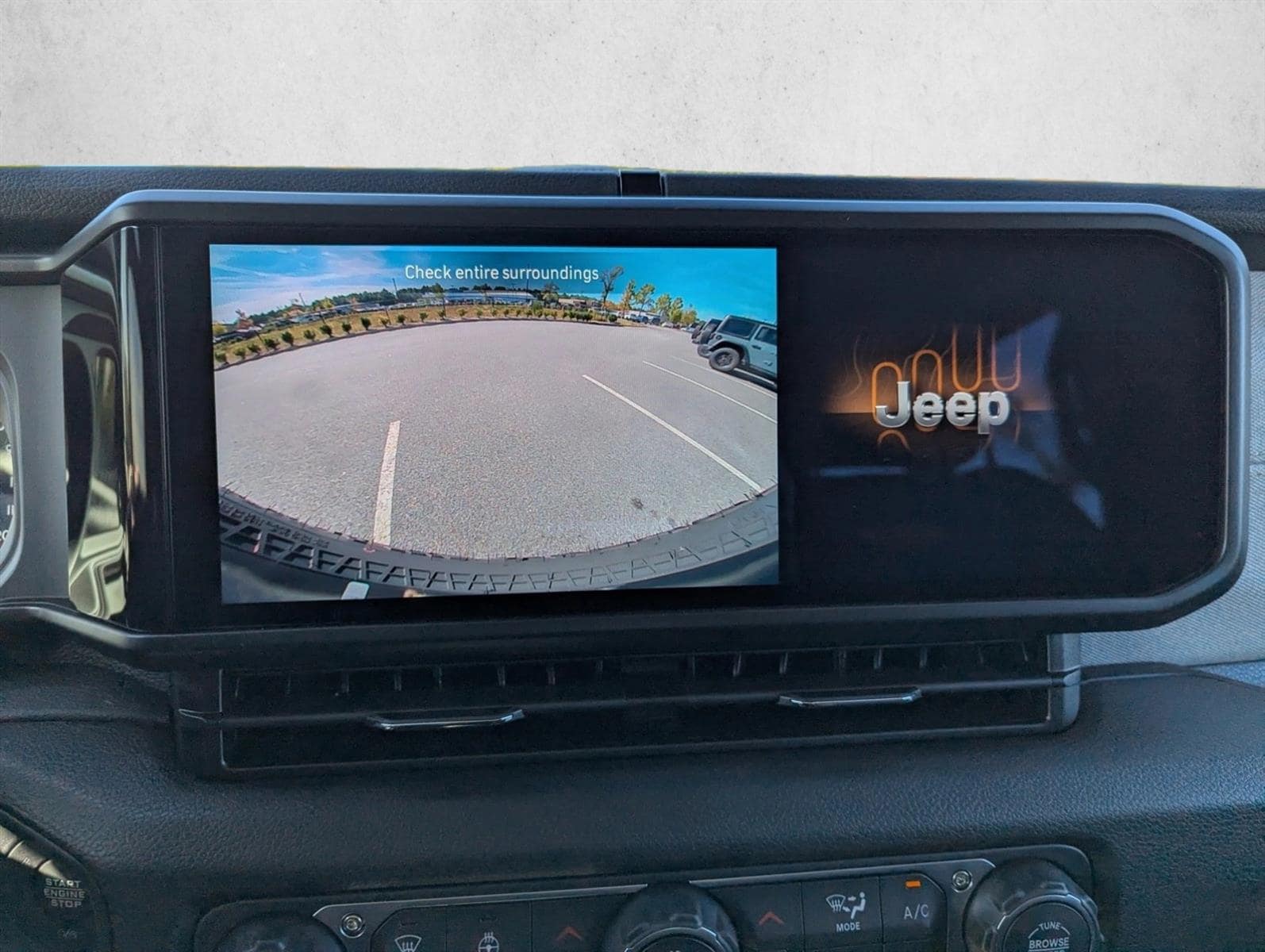 2026 Jeep Wrangler 4-Door Willys - Photo 19