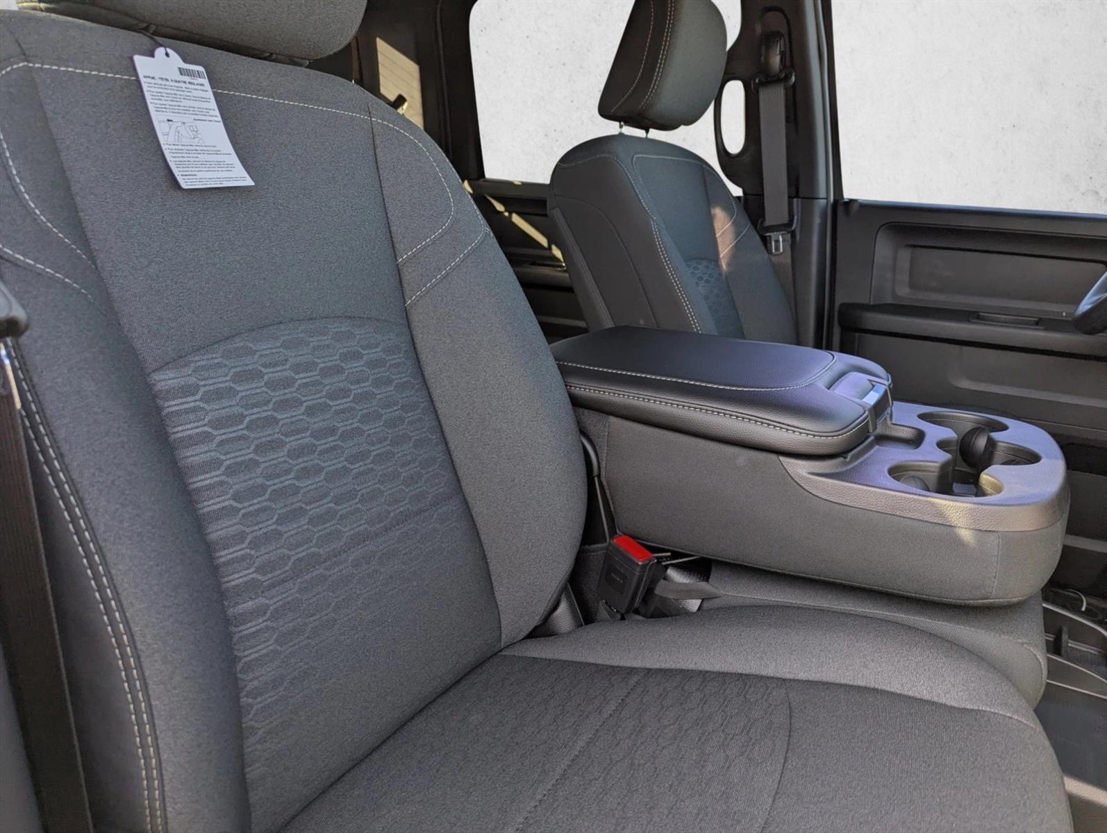 2026 RAM 2500 Tradesman/Black Express - Photo 28